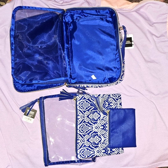 4 Piece Travel Toiletry Organization Bags. - Picture 6 of 8